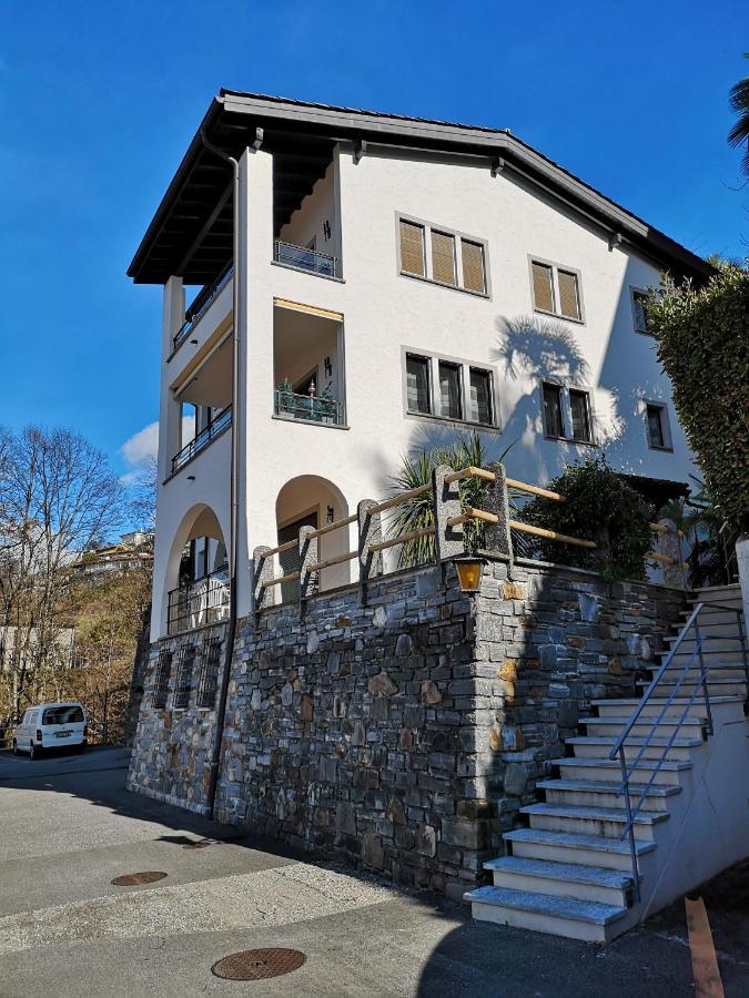 1 Zimmer Apartment Mit Seesicht Und Pool Gambarogno エクステリア 写真