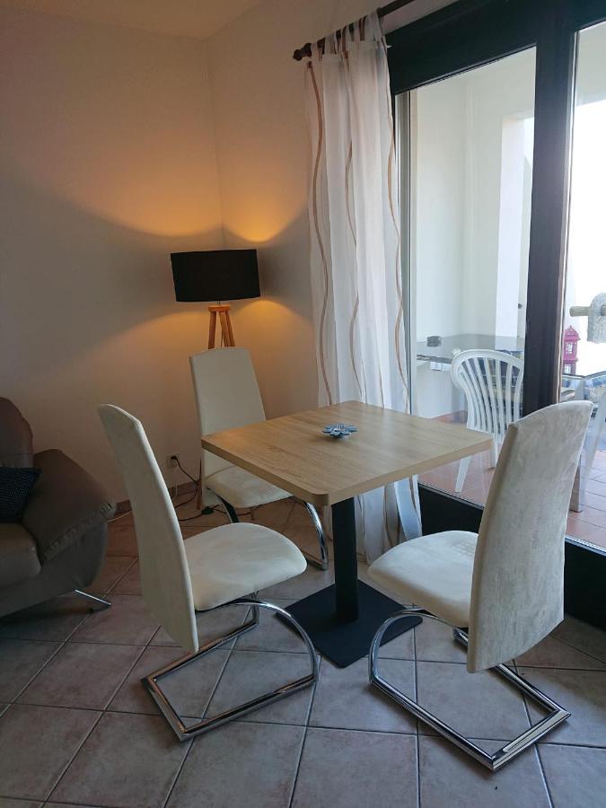 1 Zimmer Apartment Mit Seesicht Und Pool Gambarogno エクステリア 写真