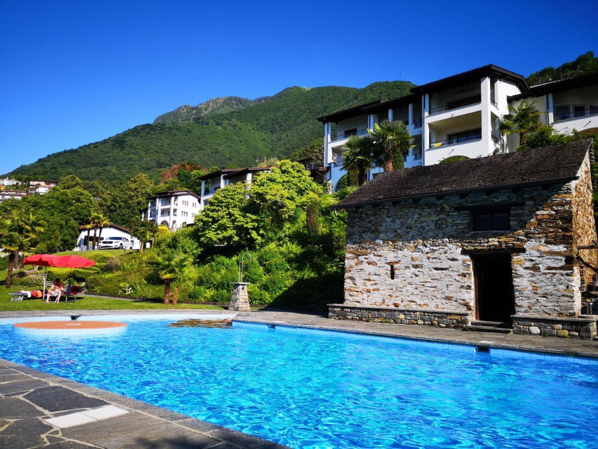 1 Zimmer Apartment Mit Seesicht Und Pool Gambarogno エクステリア 写真